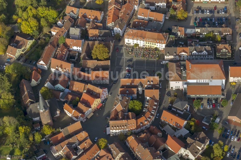 Luftaufnahme Ottweiler - Ortsansicht des Stadtzentrums und der Innenstadt von Ottweiler im Bundesland Saarland