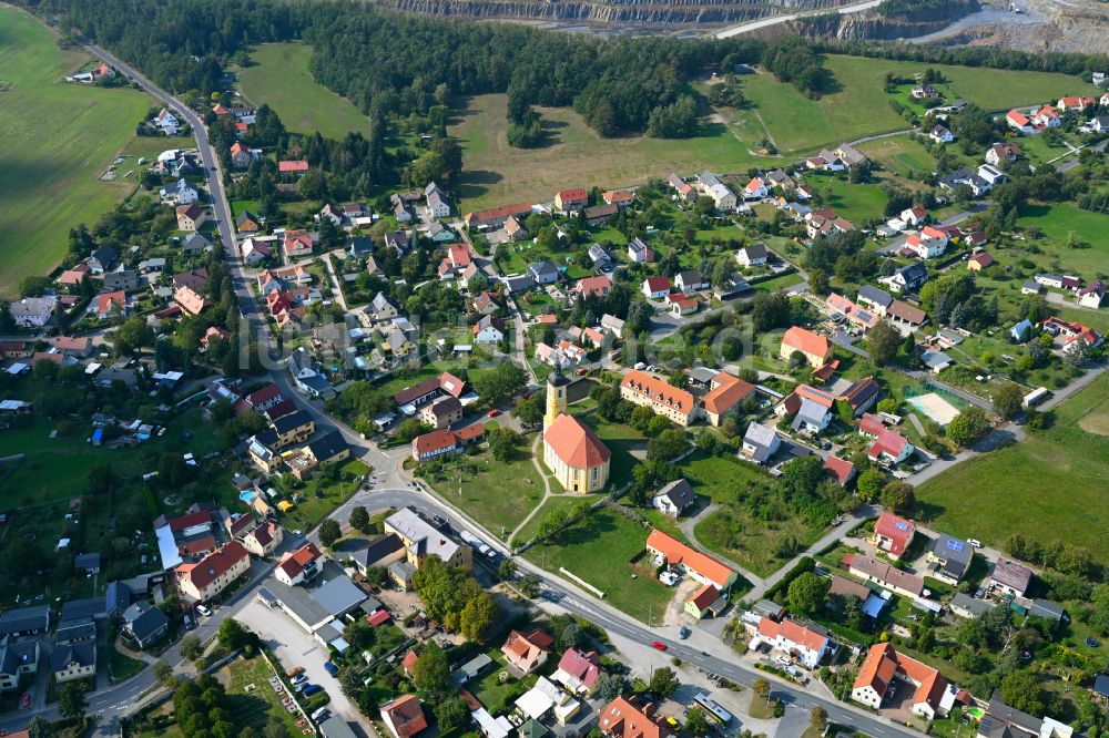 Luftbild Oßling - Ortsansicht am Tagebau- Rand in Oßling im Bundesland Sachsen, Deutschland