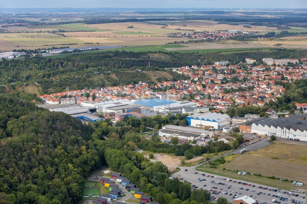 Luftaufnahme Thale - Ortsansicht in Thale zu Füßen des Harz im Bundesland Sachsen-Anhalt, Deutschland