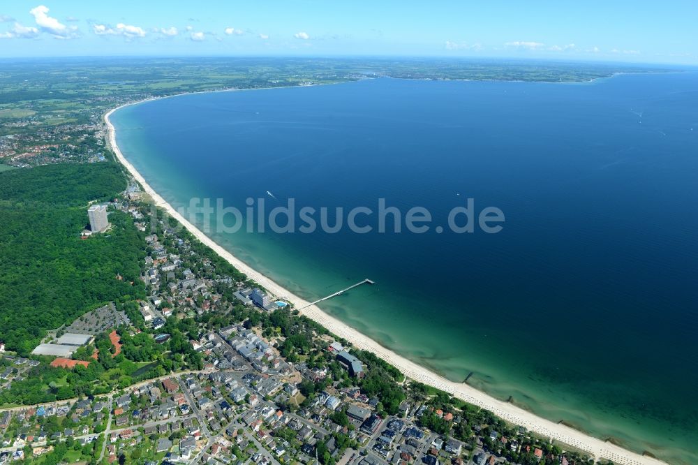 Luftaufnahme Timmendorfer Strand - Ortsansicht von Timmendorfer Strand an der Sand- Strand- Küste der Ostsee im Bundesland Schleswig-Holstein