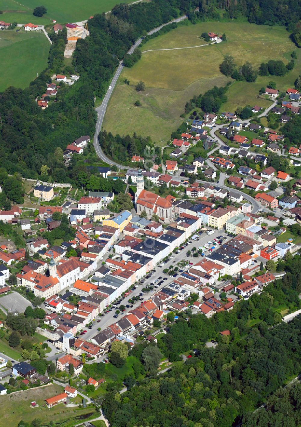 Luftaufnahme Tittmoning - Ortsansicht in Tittmoning im Bundesland Bayern, Deutschland