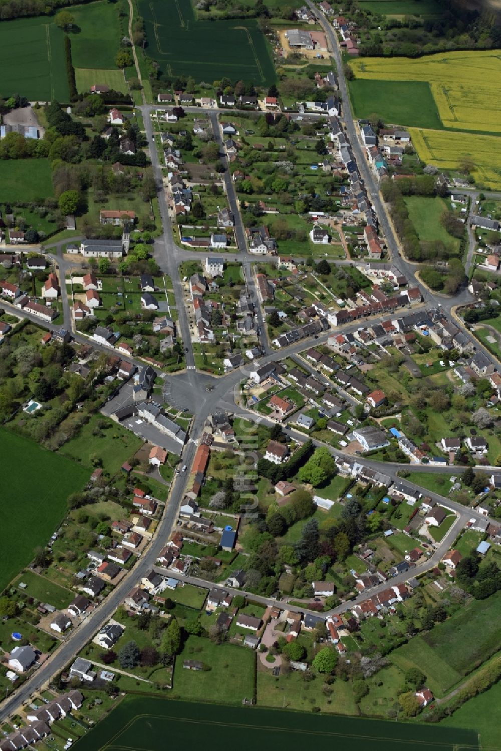 Torteron von oben - Ortsansicht in Torteron in Centre-Val de Loire, Frankreich