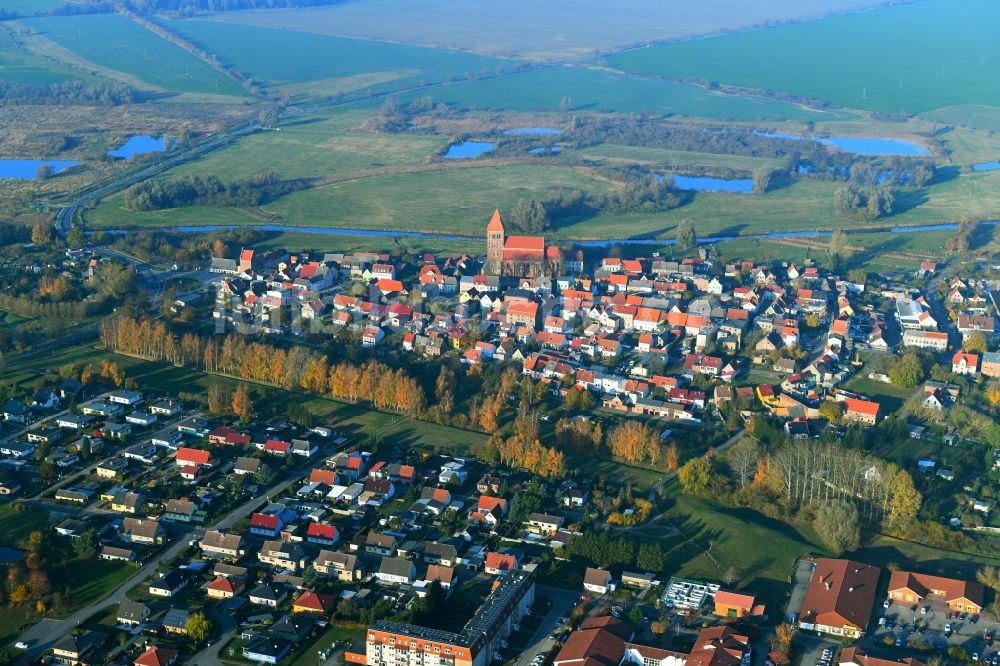 Tribsees aus der Vogelperspektive: Ortsansicht in Tribsees im Bundesland Mecklenburg-Vorpommern, Deutschland