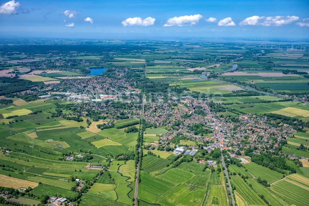 Hemmoor aus der Vogelperspektive: Ortsansicht am Uferbereich der Keidesee in Hemmoor im Bundesland Niedersachsen, Deutschland