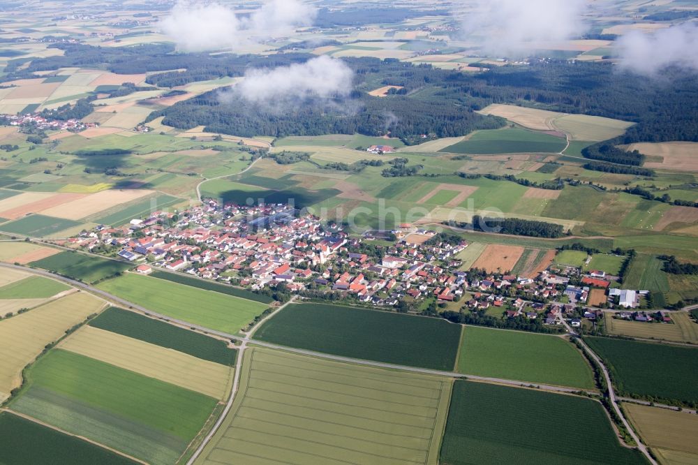 Luftbild Geiselhöring - Ortsansicht unter Wolken in Geiselhöring im Bundesland Bayern