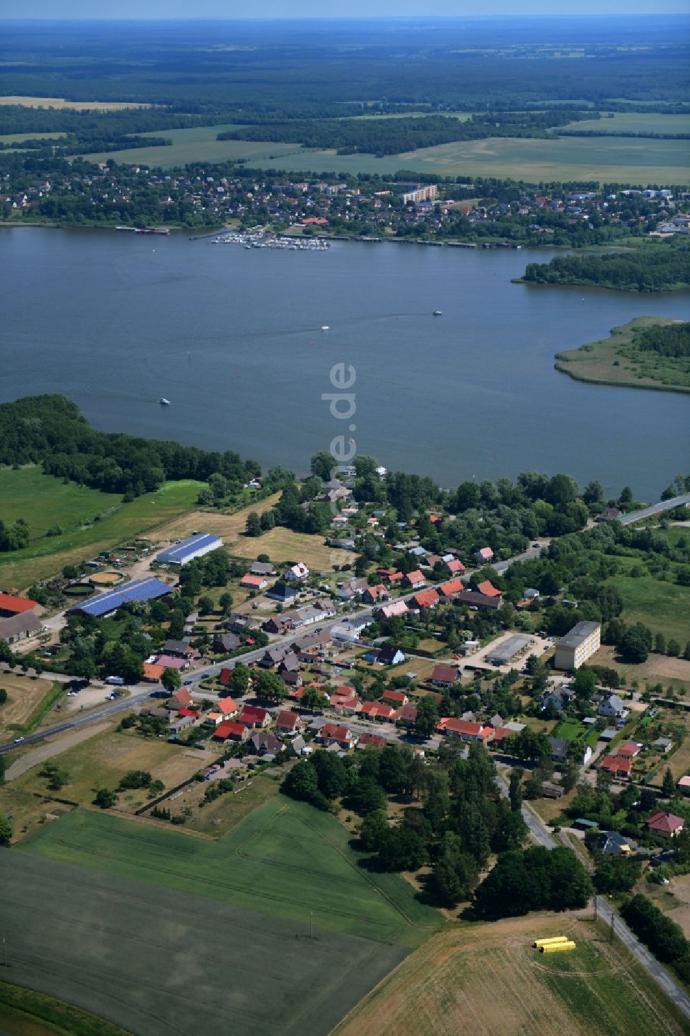 Vipperow aus der Vogelperspektive: Ortsansicht in Vipperow im Bundesland Mecklenburg-Vorpommern, Deutschland