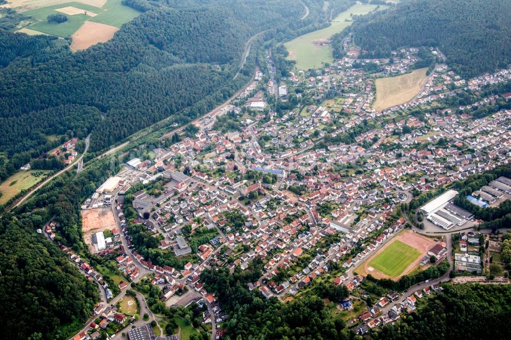 Luftaufnahme Waldfischbach-Burgalben - Ortsansicht in Waldfischbach-Burgalben im Bundesland Rheinland-Pfalz, Deutschland