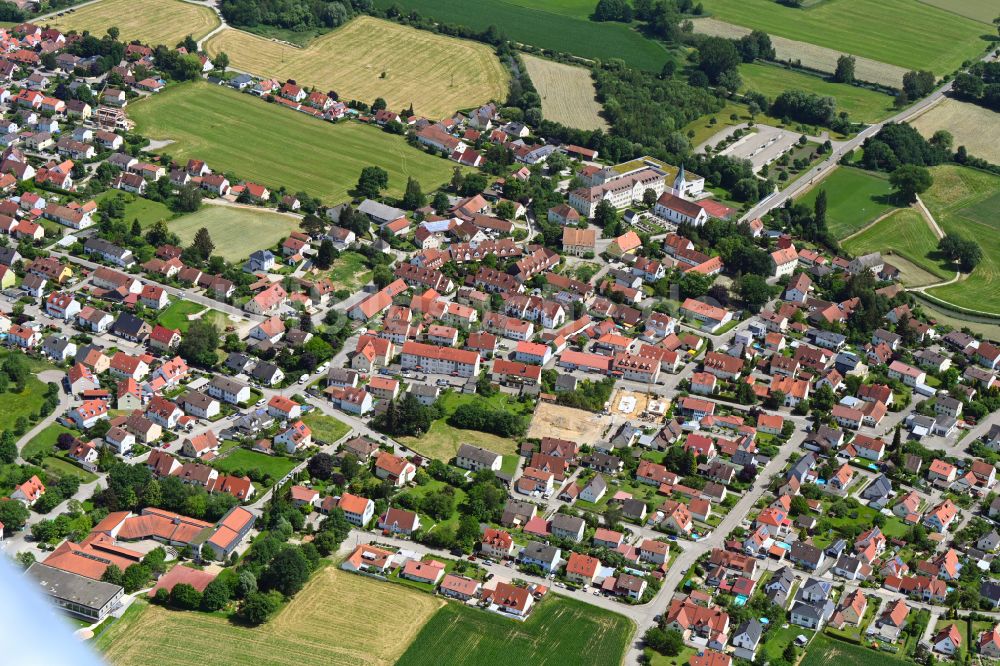 Weichs aus der Vogelperspektive: Ortsansicht in Weichs im Bundesland Bayern, Deutschland