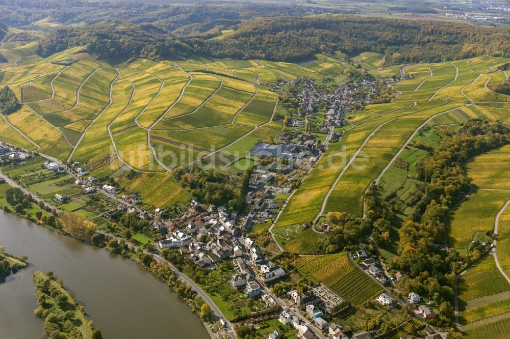 Wellenstein aus der Vogelperspektive: Ortsansicht von Wellenstein am Ufer der Saar in der Gemeinde Schengen im Großherzogtum Luxemburg