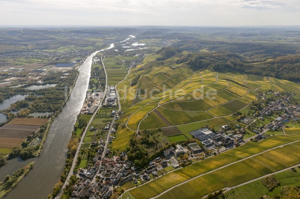 Wellenstein aus der Vogelperspektive: Ortsansicht von Wellenstein am Ufer der Saar in der Gemeinde Schengen im Großherzogtum Luxemburg