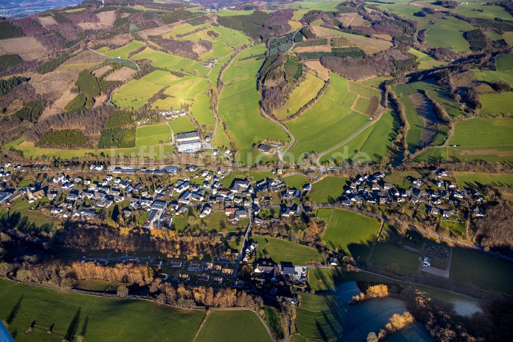 Wenholthausen aus der Vogelperspektive: Ortsansicht in Wenholthausen im Bundesland Nordrhein-Westfalen, Deutschland