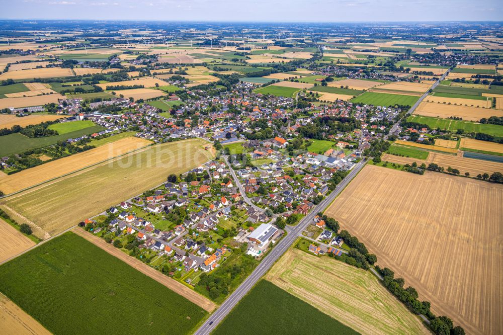 Westönnen aus der Vogelperspektive: Ortsansicht in Westönnen im Bundesland Nordrhein-Westfalen, Deutschland