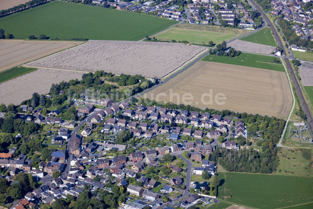 Luftbild Wickrath-West - Ortsansicht in Wickrath-West im Bundesland Nordrhein-Westfalen, Deutschland