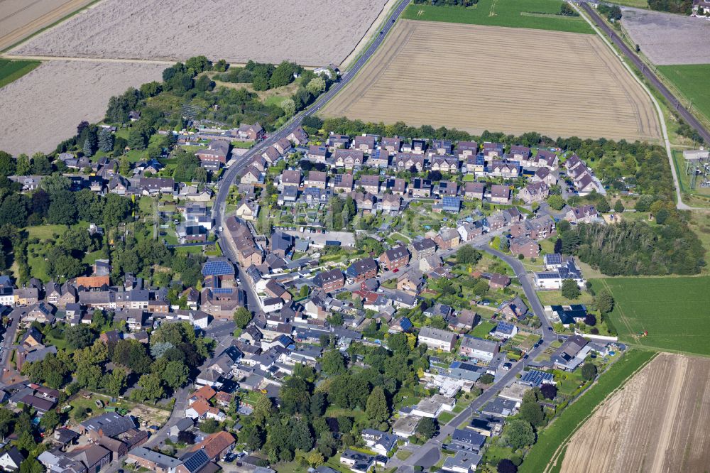 Luftaufnahme Wickrath-West - Ortsansicht in Wickrath-West im Bundesland Nordrhein-Westfalen, Deutschland