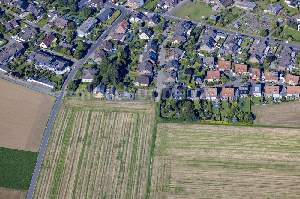 Wickrath-West von oben - Ortsansicht in Wickrath-West im Bundesland Nordrhein-Westfalen, Deutschland