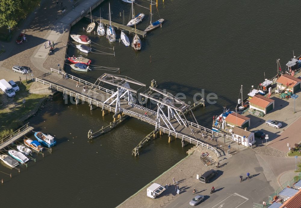 Greifswald OT Wieck von oben - Ortsansicht von Wieck, einem Ortsteil von Greifswald am Greifswalder Bodden im Bundesland Mecklenburg-Vorpommern