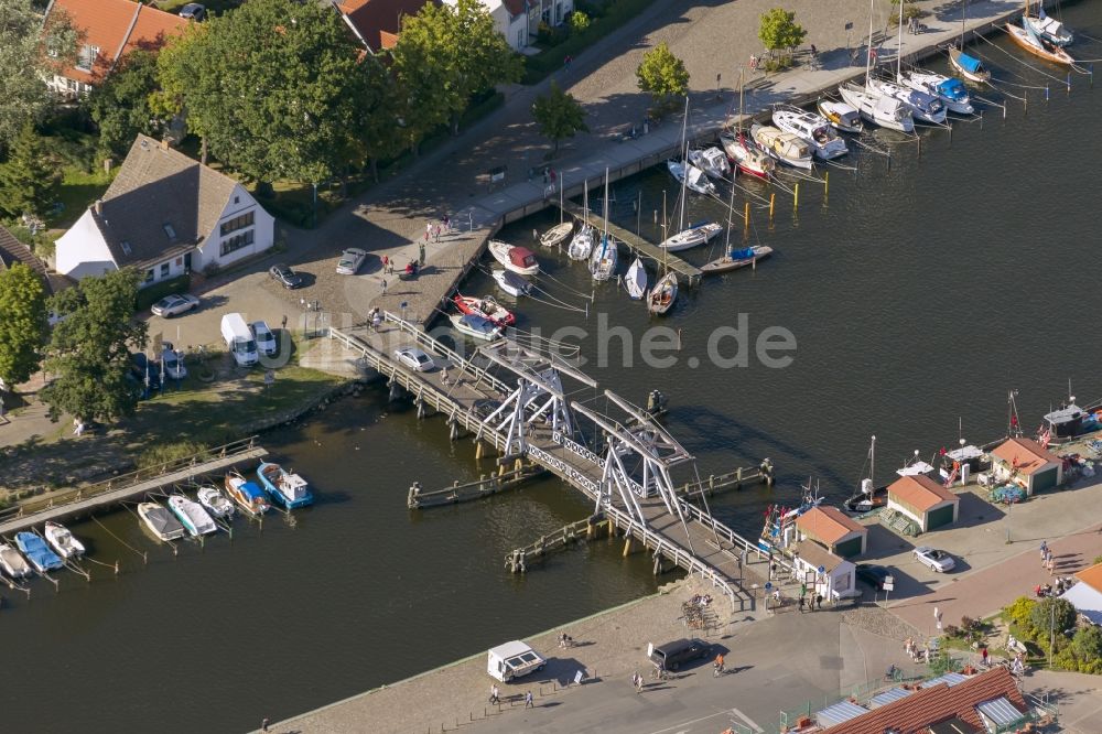 Greifswald OT Wieck von oben - Ortsansicht von Wieck, einem Ortsteil von Greifswald am Greifswalder Bodden im Bundesland Mecklenburg-Vorpommern