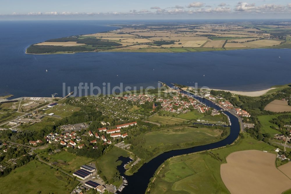 Luftbild Greifswald OT Wieck - Ortsansicht von Wieck, einem Ortsteil von Greifswald am Greifswalder Bodden im Bundesland Mecklenburg-Vorpommern