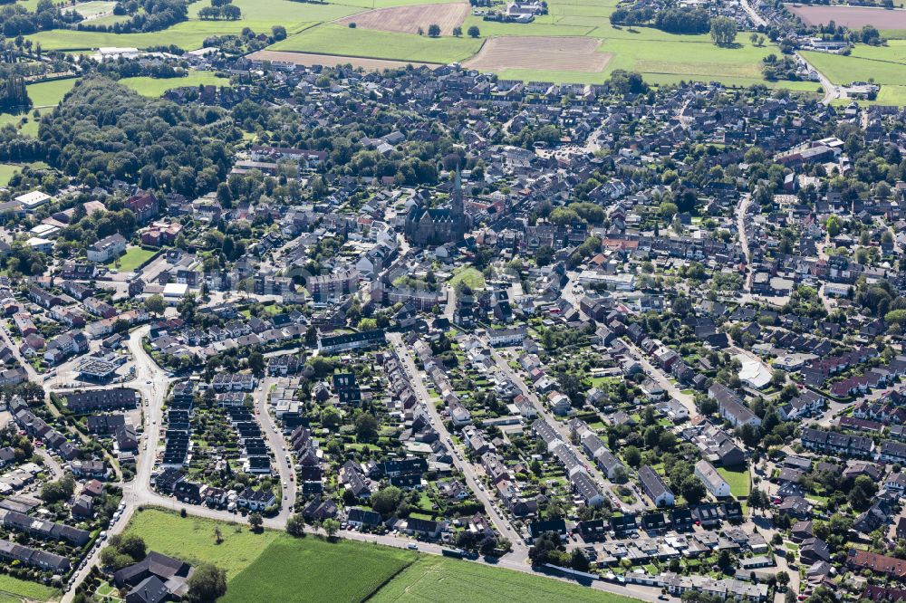 Anrath aus der Vogelperspektive: Ortsansicht in Willich Anrath im Bundesland Nordrhein-Westfalen, Deutschland