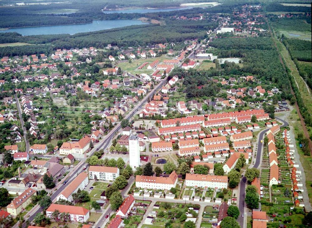 Luftaufnahme Schwarzheide / BRB - Ortsansicht der Wohngebiete um den Wasserturm in Schwarzheide.