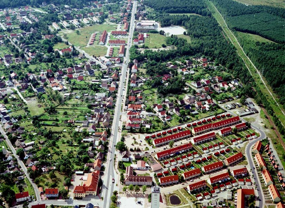 Schwarzheide / Brandenburg aus der Vogelperspektive: Ortsansicht der Wohngebiete um den Wasserturm in Schwarzheide