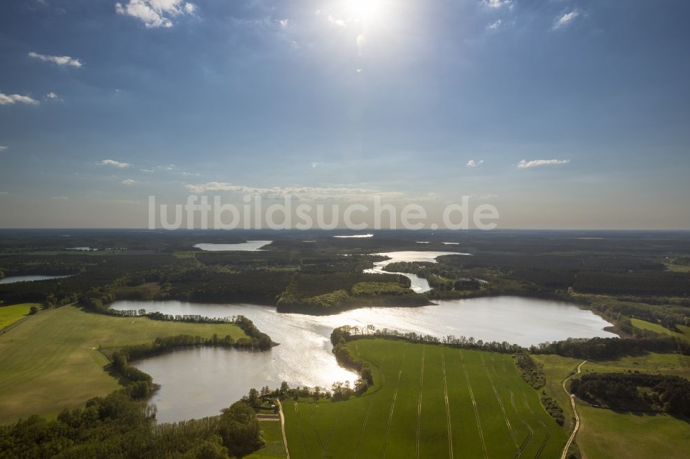 Luftbild Wustrow - Ortsansicht von Wustrow in der Landschaft zwischen Klenzsee und Plätlingsee im Bundesland Mecklenburg-Vorpommern