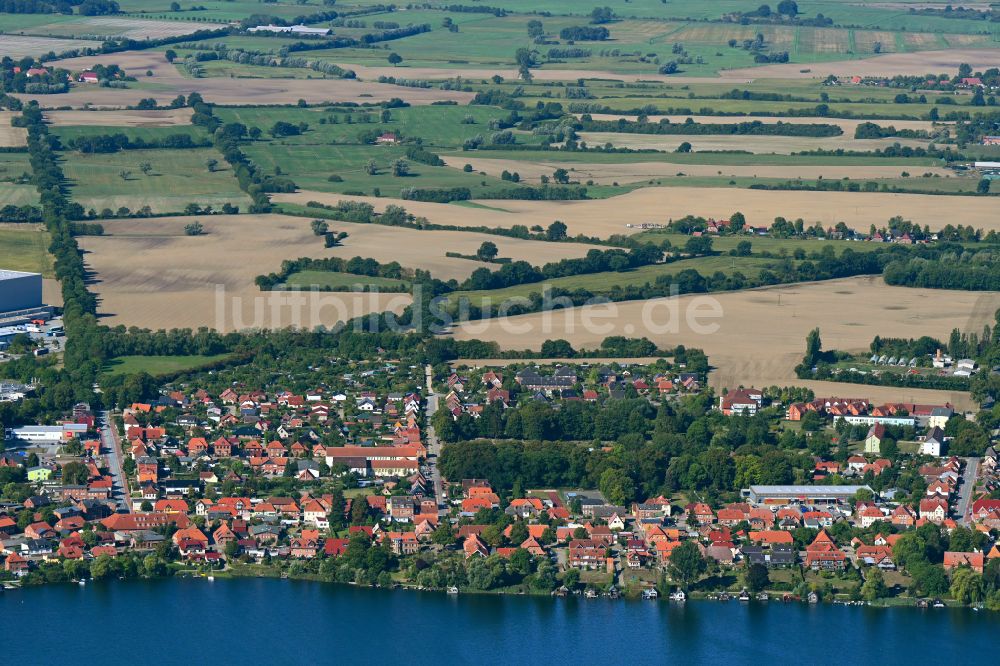 Luftaufnahme Zarrentin am Schaalsee - Ortsansicht in Zarrentin am Schaalsee im Bundesland Mecklenburg-Vorpommern, Deutschland