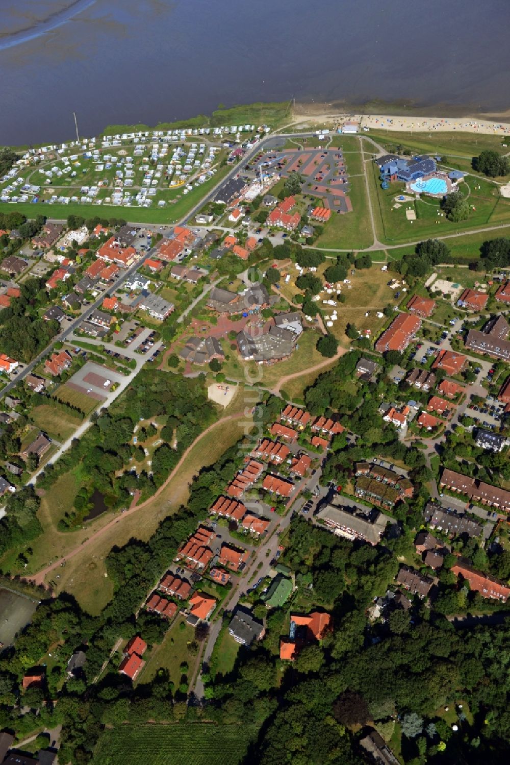 Dangast aus der Vogelperspektive: Ortsansicht vom Zentrum Dangast an der Nordsee- Küste im Bundesland Niedersachsen