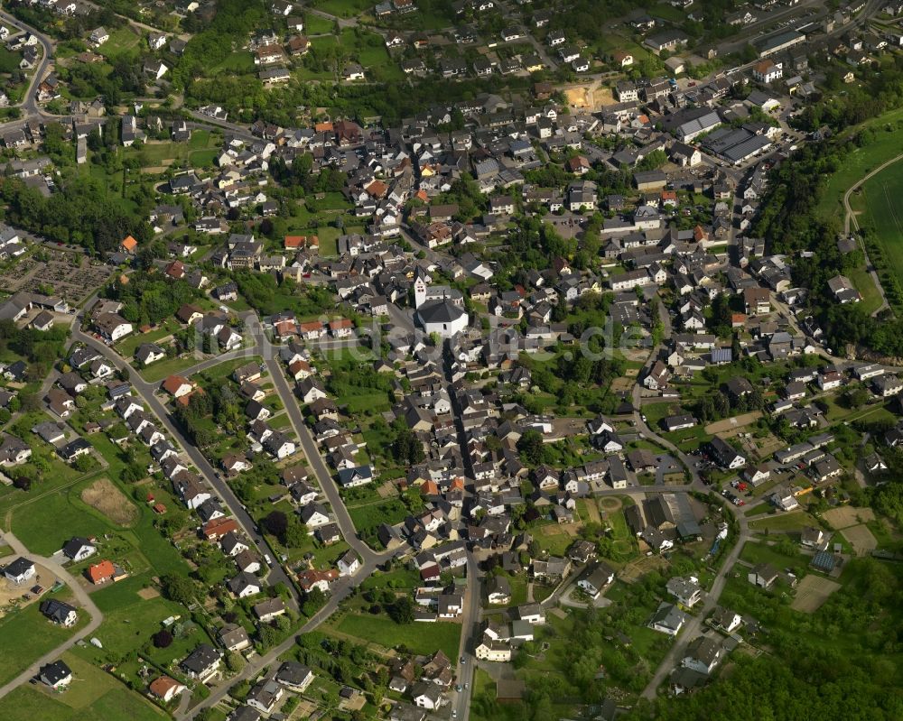 Luftbild Niederzissen - Ortsansicht des Zentrums der Ortsgemeinde Niederzissen im Bundesland Rheinland-Pfalz