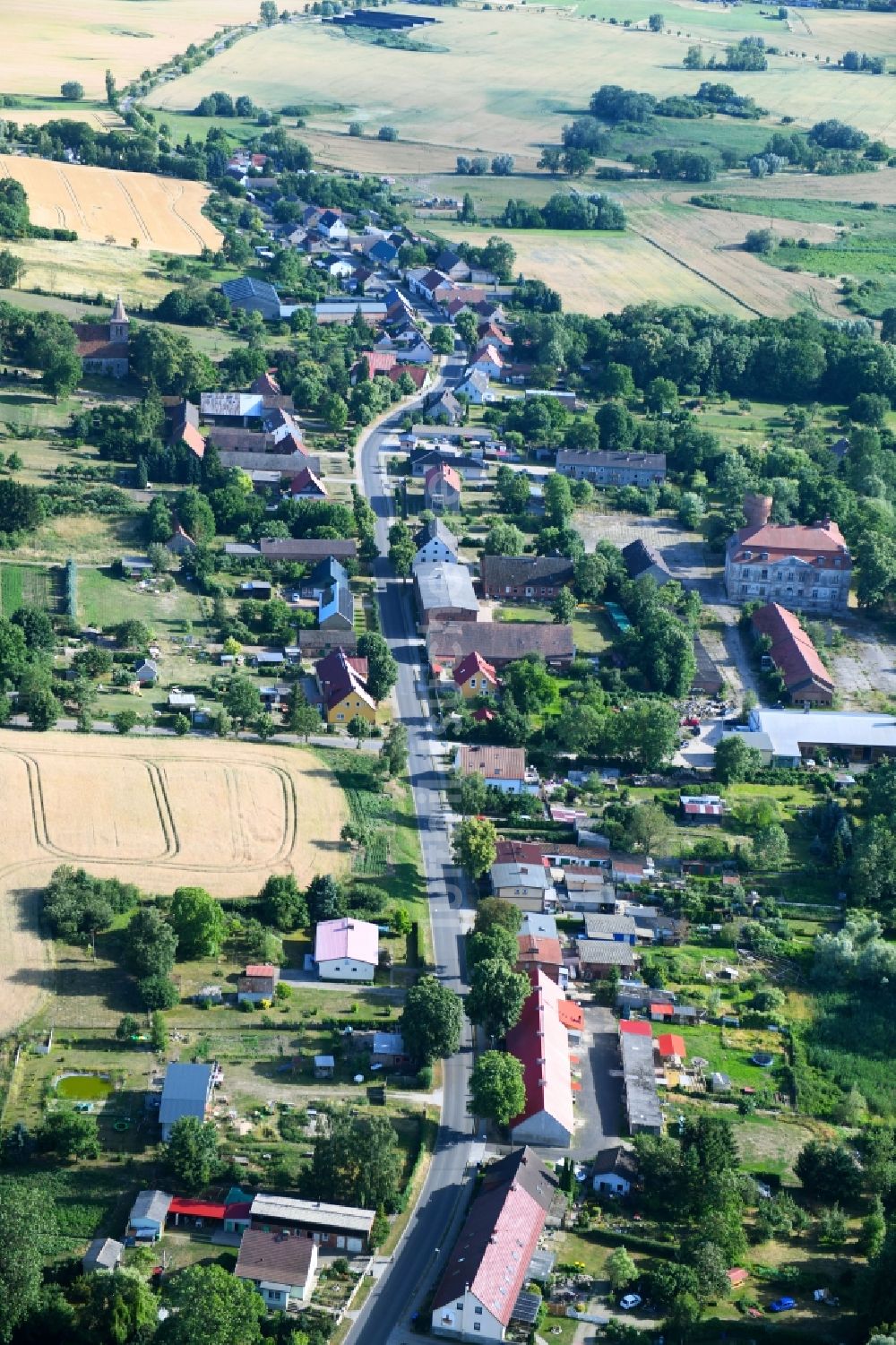 Zichow aus der Vogelperspektive: Ortsansicht in Zichow im Bundesland Brandenburg, Deutschland