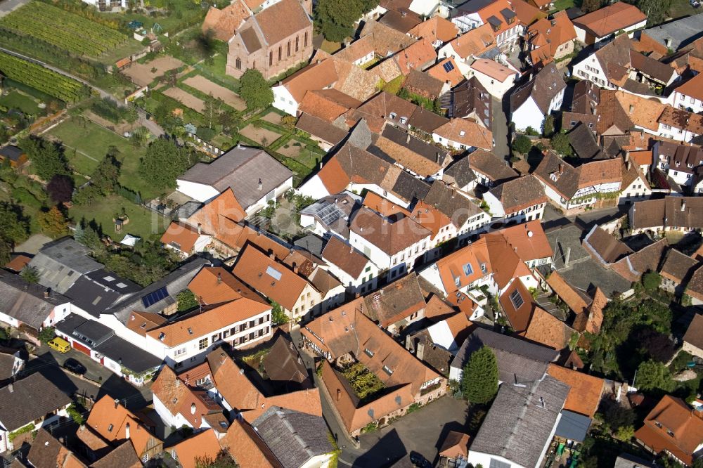 Luftbild Birkweiler - Ortsbereich am Weinbaugebiet in Birkweiler im Bundesland Rheinland-Pfalz, Deutschland