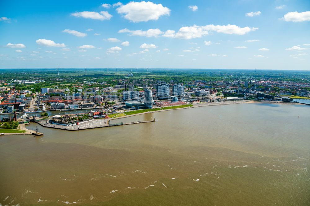 Bremerhaven von oben - Ortschaft an den Fluss- Uferbereichen in Bremerhaven im Bundesland Bremen, Deutschland