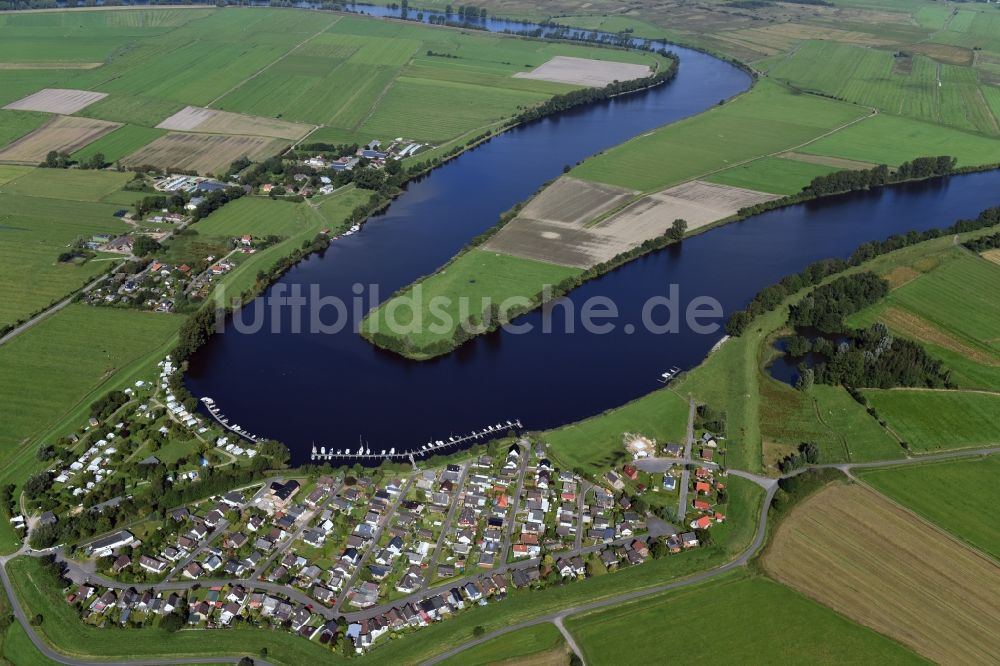 Luftbild Hennstedt - Ortschaft an den Fluss- Uferbereichen der Eider in Hennstedt im Bundesland Schleswig-Holstein