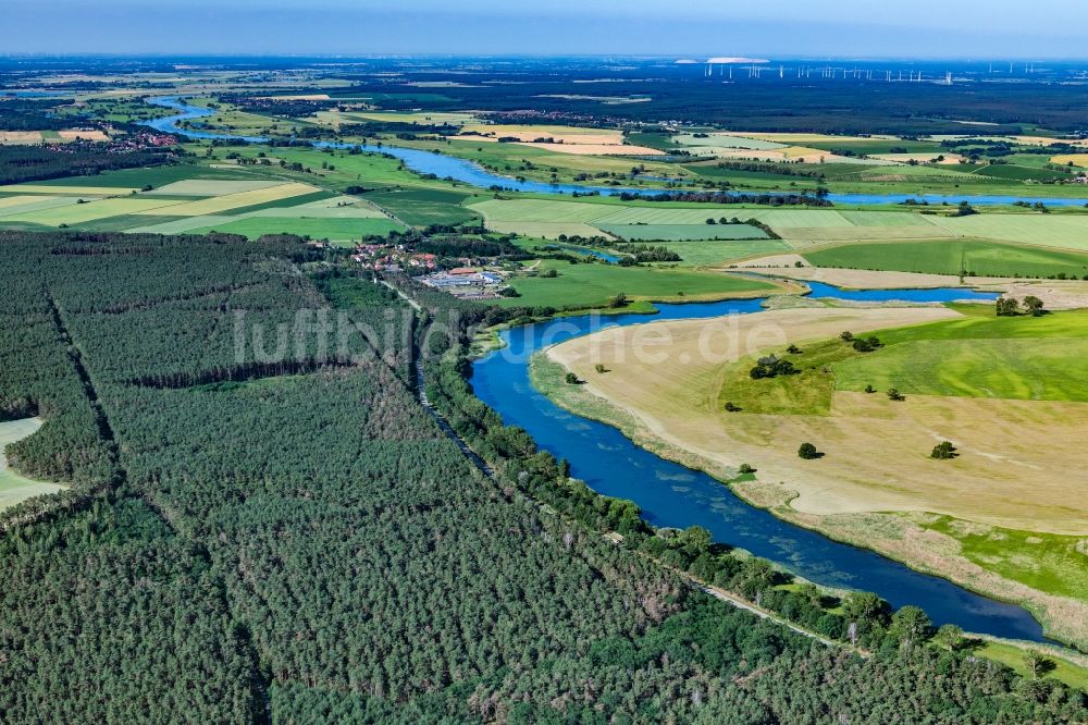 Klietznick von oben - Ortschaft an den Fluss- Uferbereichen Elbe in Klietznick im Bundesland Sachsen-Anhalt, Deutschland