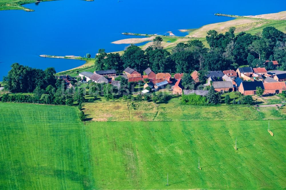 Luftaufnahme Müggendorf - Ortschaft an den Fluss- Uferbereichen Elbe in Müggendorf im Bundesland Brandenburg, Deutschland