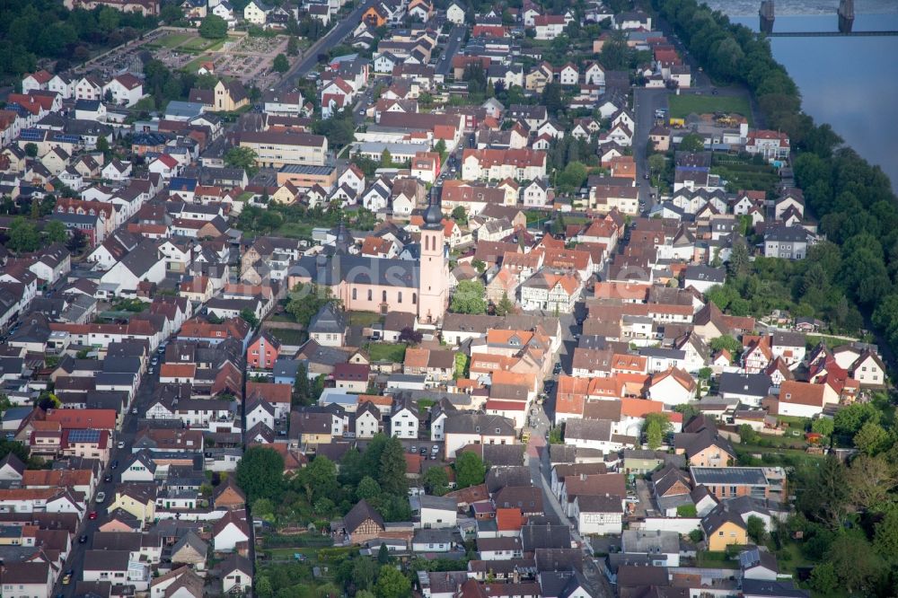 Luftbild Großkrotzenburg - Ortschaft an den Fluss- Uferbereichen des Main in Großkrotzenburg im Bundesland Hessen, Deutschland