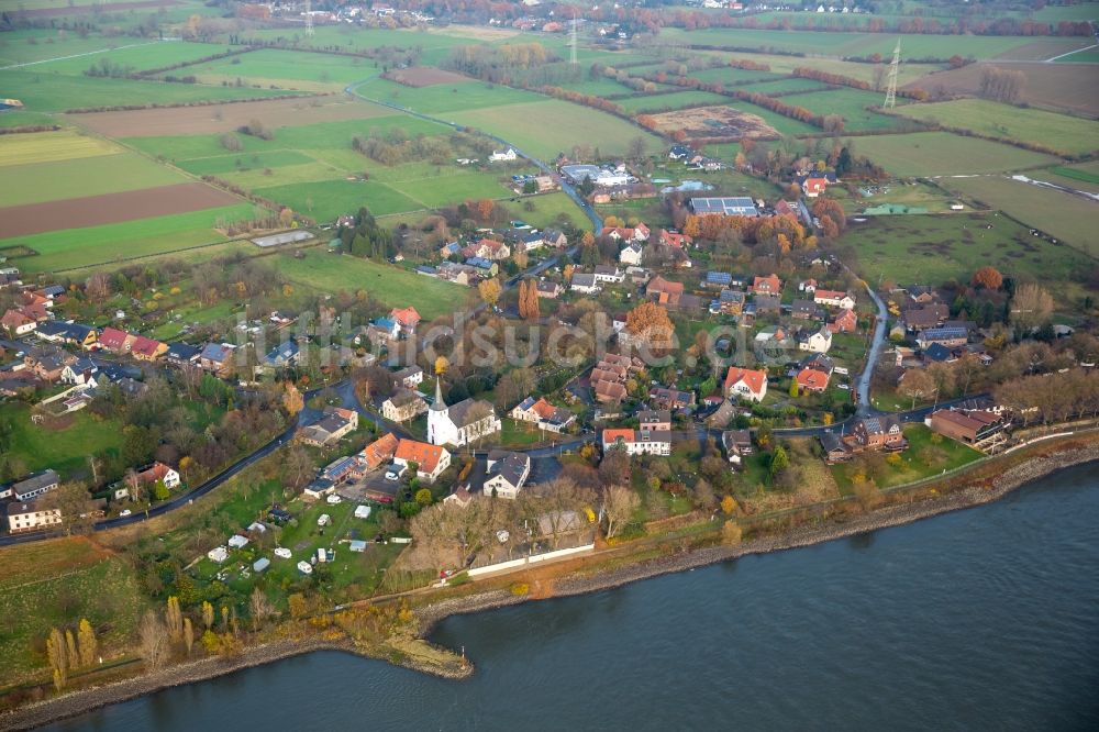 Götterswickerhamm aus der Vogelperspektive: Ortschaft an den Fluss- Uferbereichen des Rhein in Götterswickerhamm im Bundesland Nordrhein-Westfalen