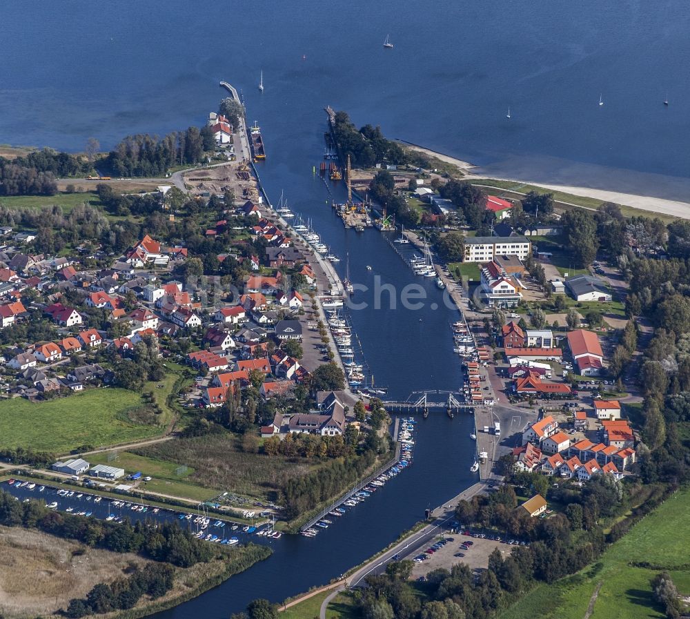 Greifswald von oben - Ortschaft an den Fluss- Uferbereichen der Ryck in Greifswald im Bundesland Mecklenburg-Vorpommern