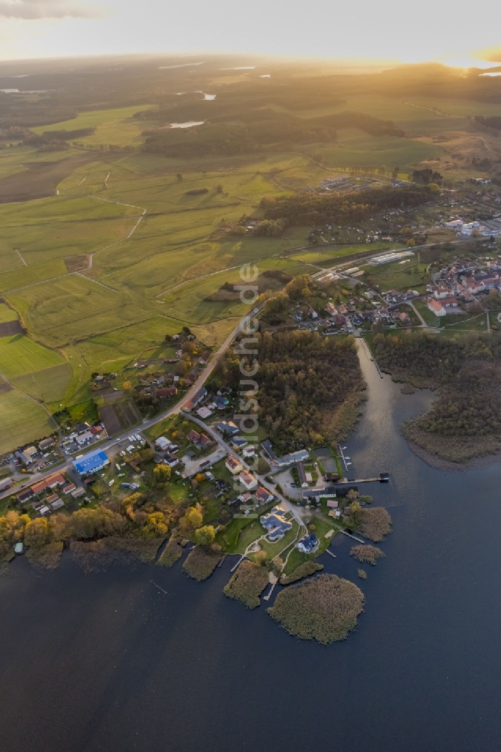 Wesenberg von oben - Ortschaft Wesenberg am Ufer des Woblitzsee im Bundesland Mecklenburg-Vorpommern