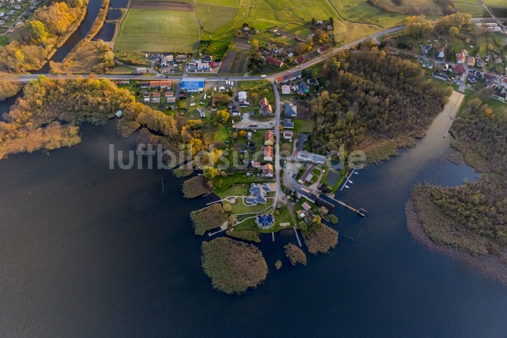 Luftaufnahme Wesenberg - Ortschaft Wesenberg am Ufer des Woblitzsee im Bundesland Mecklenburg-Vorpommern