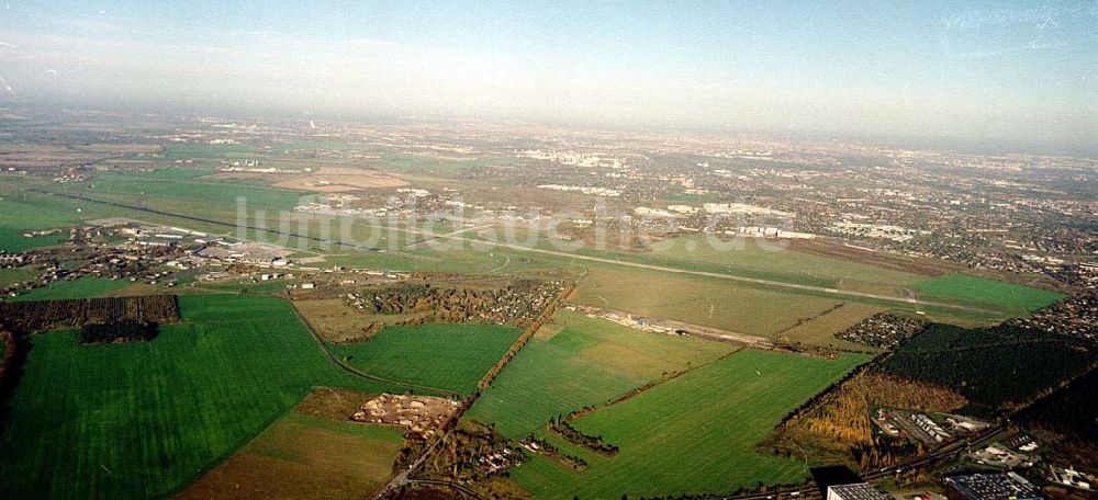 Schönefeld / Brandenburg aus der Vogelperspektive: Ortschaften und Umgebung des künftigen Großflughafens Berlin - Schönefeld.