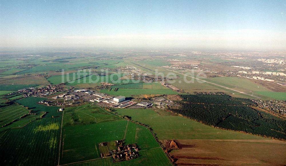 Luftbild Schönefeld / Brandenburg - Ortschaften und Umgebung des künftigen Großflughafens Berlin - Schönefeld.