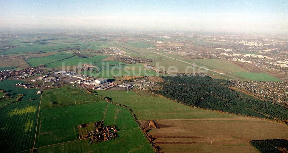 Luftaufnahme Schönefeld / Brandenburg - Ortschaften und Umgebung des künftigen Großflughafens Berlin - Schönefeld.