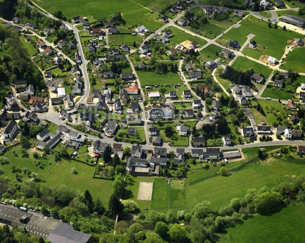 Antweiler aus der Vogelperspektive: Ortschaftsansicht von Antweiler im Bundesland Rheinland-Pfalz