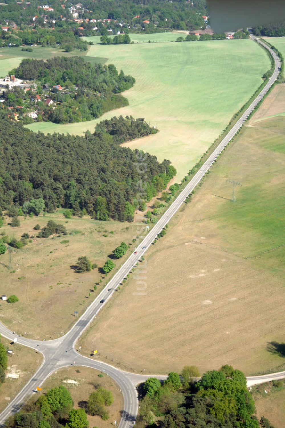 Luftbild WANDLITZ - Ortsduchfahrung B 273 im südlichen Ortsbereich von Wandlitz