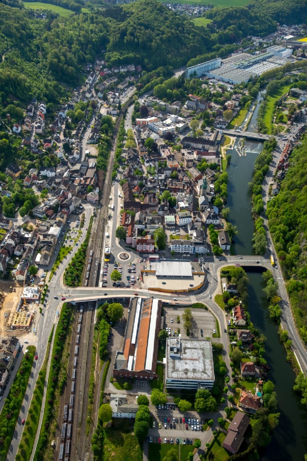 Hagen aus der Vogelperspektive: Ortsgebiet und Umgebung des Bahnhofes in Hohenlimburg in Hagen im Bundesland Nordrhein-Westfalen