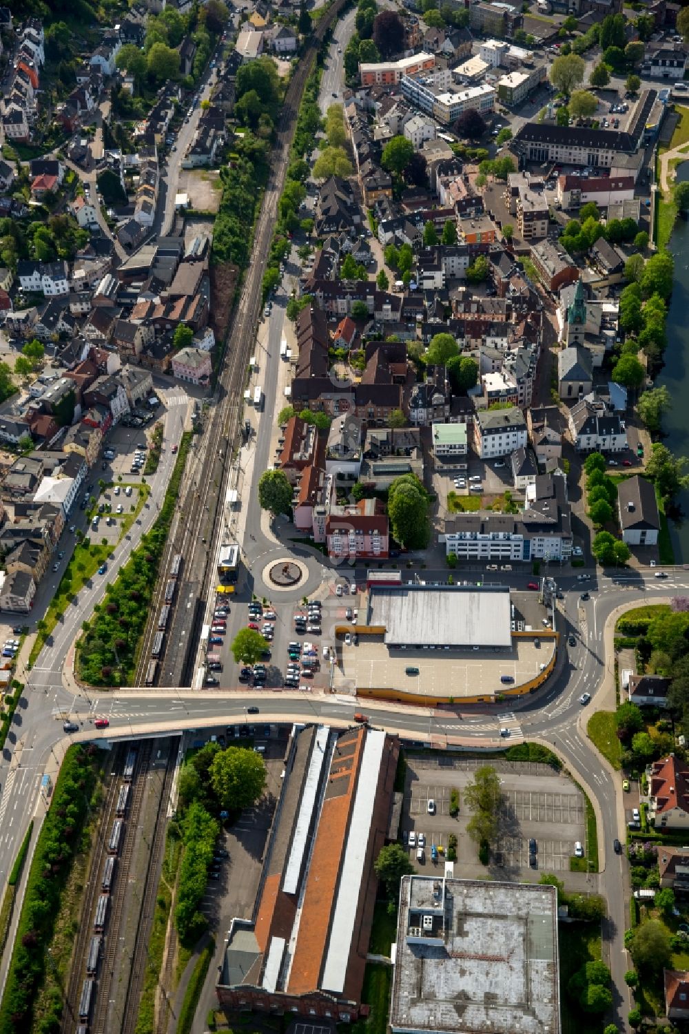 Luftaufnahme Hagen - Ortsgebiet und Umgebung des Bahnhofes in Hohenlimburg in Hagen im Bundesland Nordrhein-Westfalen