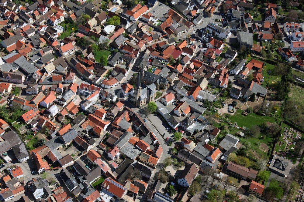 Luftaufnahme Saulheim - Ortsgemeinde Saulheim in der Verbandsgemeinde Wörrstadt im Landkreis Alzey-Worms in Rheinland-Pfalz