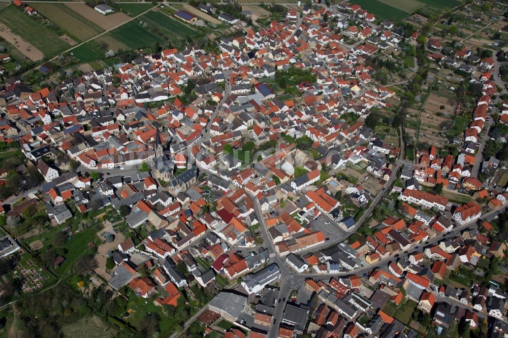 Luftaufnahme Saulheim - Ortsgemeinde Saulheim in der Verbandsgemeinde Wörrstadt im Landkreis Alzey-Worms in Rheinland-Pfalz