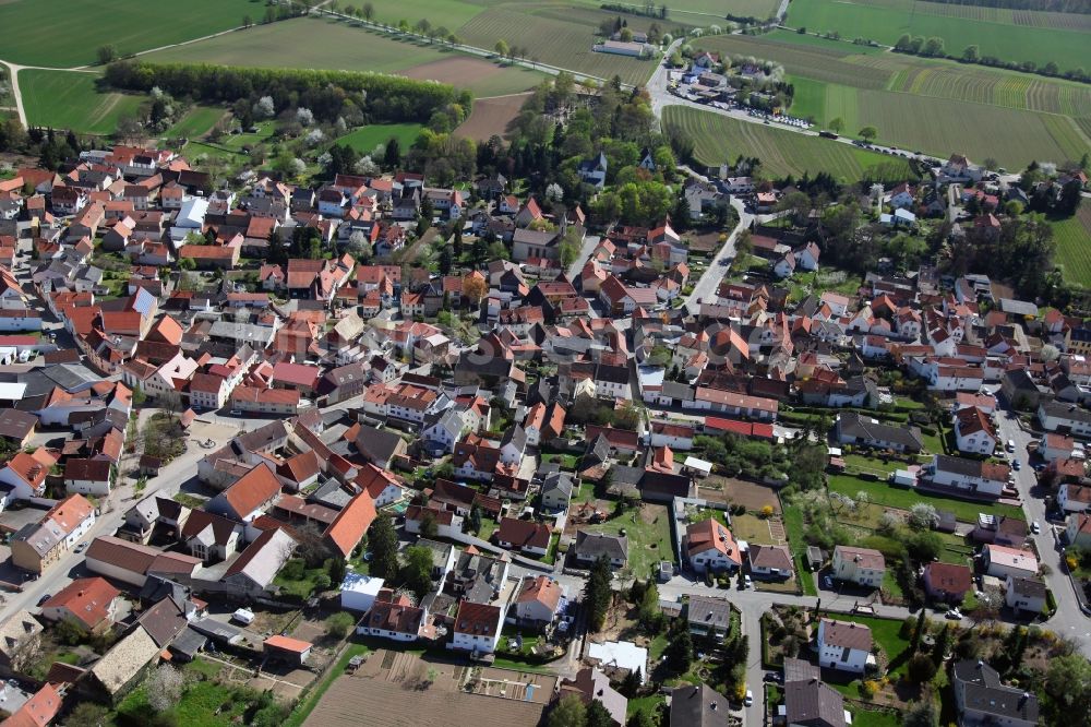 Schornsheim aus der Vogelperspektive: Ortsgemeinde Schornsheim in der Verbandsgemeinde Wörrstadt im Landkreis Alzey-Worms in Rheinland-Pfalz